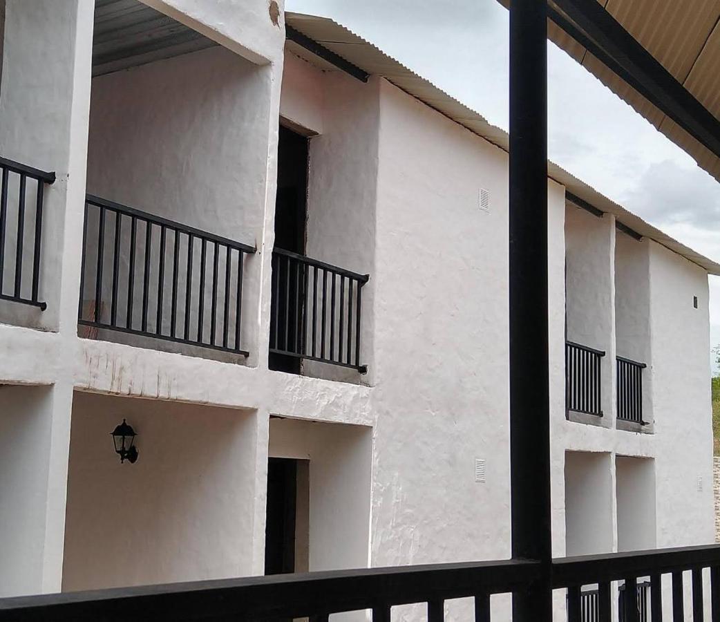 Cosmos Tatacoa Hotel Villavieja Luaran gambar